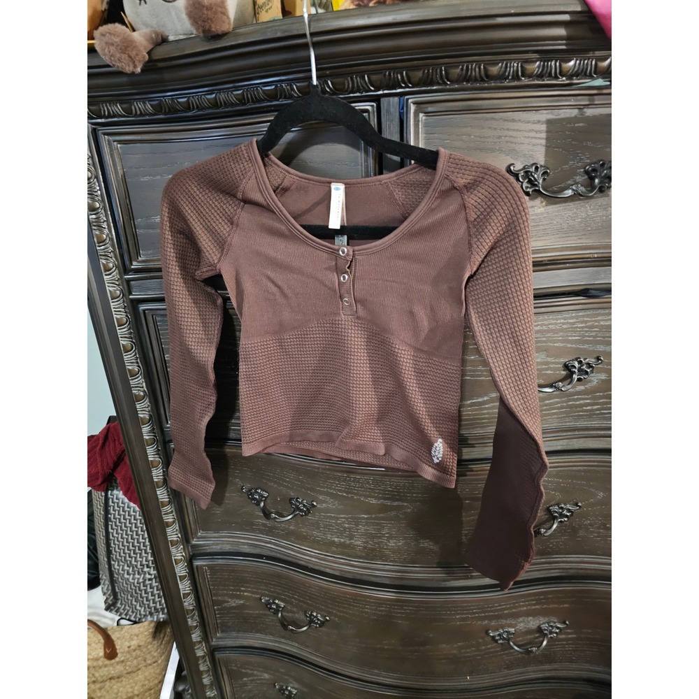FP Movement Free People Free To Be Henley Cocoa Brown Long Sleeve Crop Top XS/S